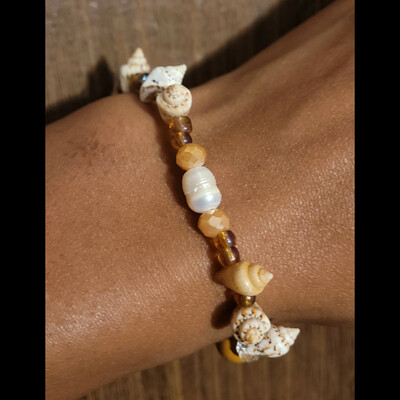 SHELLS ON THE BEACH🐚⛱️  BRACELET💫 (MUSTARD) READY-MADE⏳️🎨 By Nubian Collection Artwear 👑