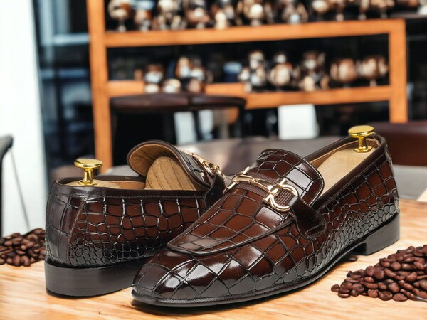 Men's Brown Alligator Skin Texture Leather Moccasin, Handmade Apron Toe Horse Bit Leather Loafers 
