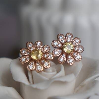Daisy--natural yellow sapphire floral earstuds 925 sterling silver stud earrings plated with rose gold for lady and girl