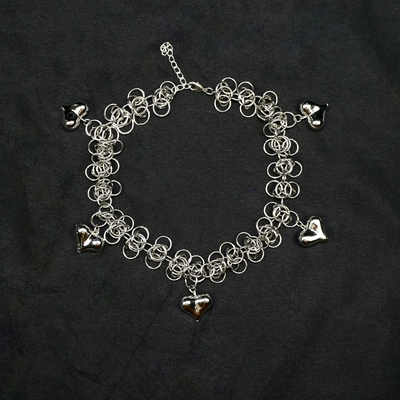 Heartless necklace 