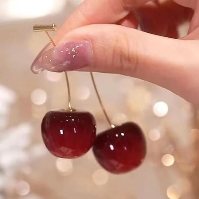 Sweet red cherry pendant earrings 