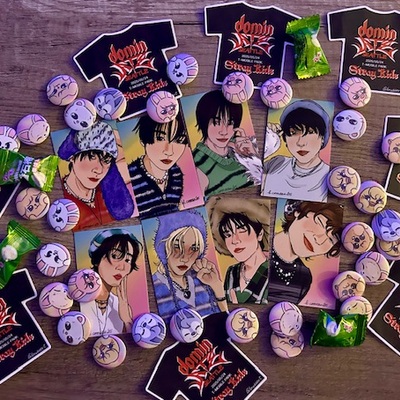 Stray kids dominate tour pack!!
