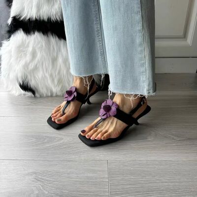  black handmade flower flip-toe stiletto leather sandals