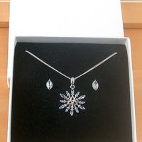 BOXED GIFT BOX/Sterling Silver Blue Topaz Triquetra Pendant & Chain/Blue Topaz Triquetra Necklace/Topaz Jewellery/Topaz Jewelry/Topaz Earrings/UK - Thumbnail 9