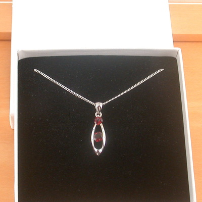 Boxed gift/garnet pendant & 18" silver chain/garnet necklace/red garnet jewellery/garnet jewelry/garnet jewelery/january birthstone/uk