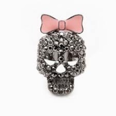 Pink bow skull candy.