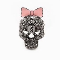 Pink bow skull candy.