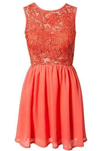 Lace Dress Rounded neckline with opening in the back Red