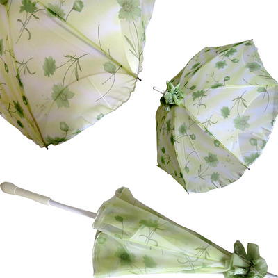 9913. parasol umbrella/green flower design