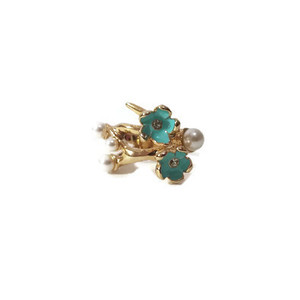 Flower ring with Rhinestones & Faux Pearls 