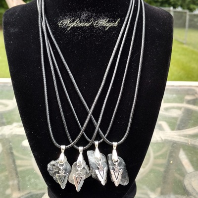 Hitting the mark (tourmilated/tourmalinated quartz necklace)
